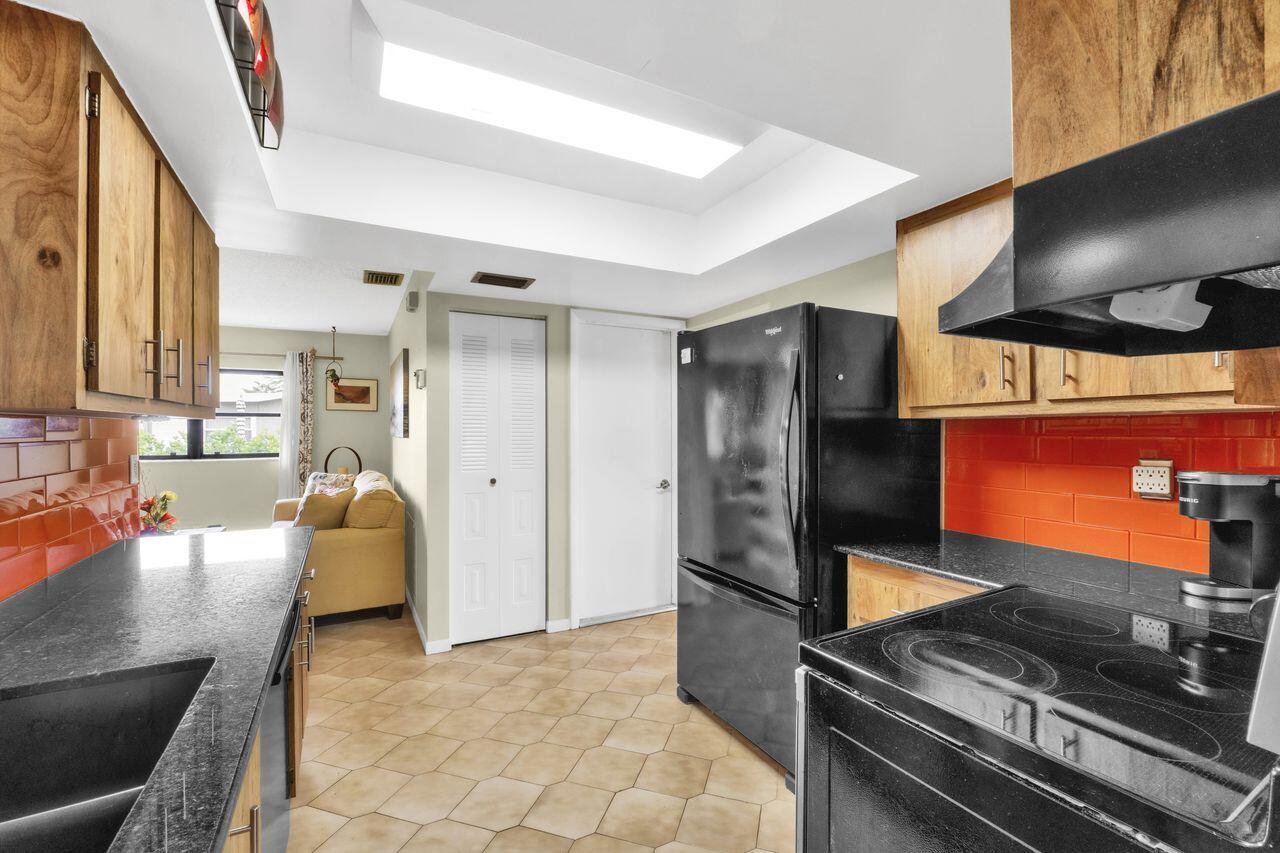 COCO WOOD LAKES SEC 2 - Residential