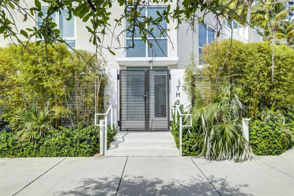 Photo of 401 N Birch Road #TH3, Fort Lauderdale, FL 33304 (MLS # F10530109)