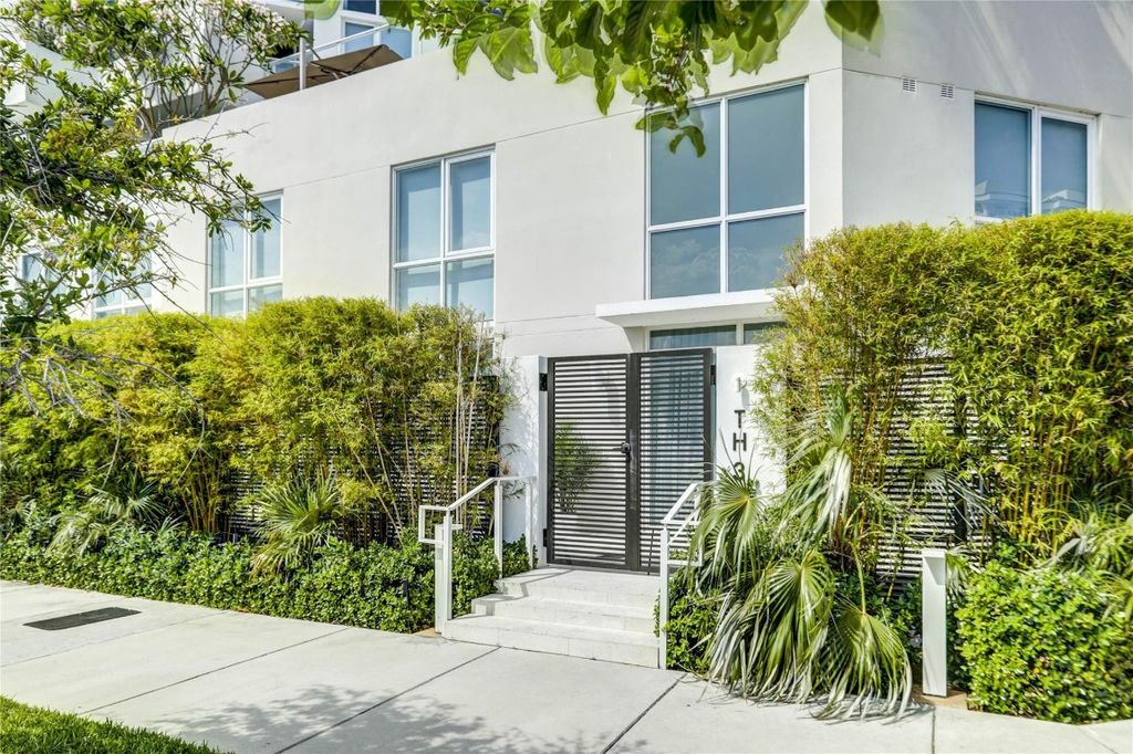 Photo of 401 N Birch Road #TH3, Fort Lauderdale, FL 33304 (MLS # F10530109)