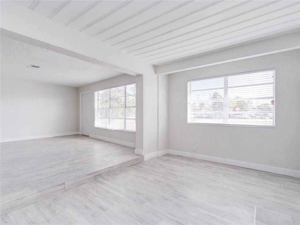 Cresthaven 6 41-37 B - Residential