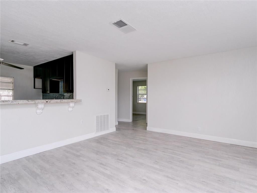 Cresthaven 6 41-37 B - Residential