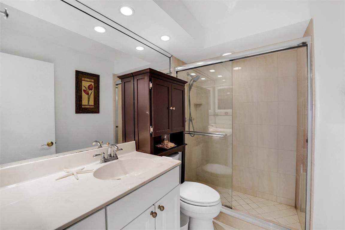 OCEAN MONARCH - Residential