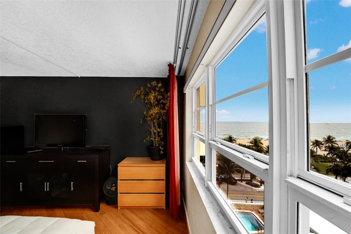 OCEAN MONARCH - Residential