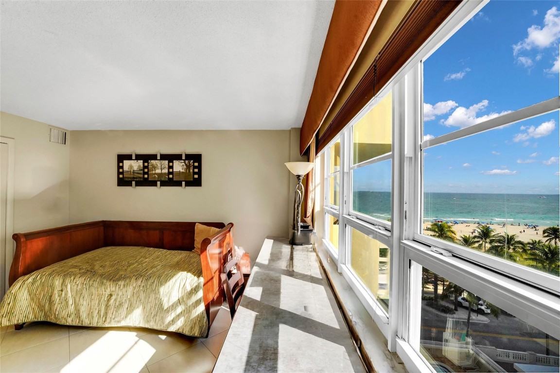 OCEAN MONARCH - Residential