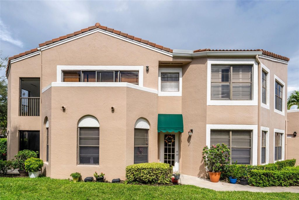 Photo of 6606 Villa Sonrisa Dr #910, Boca Raton, FL 33433 (MLS # F10531807)