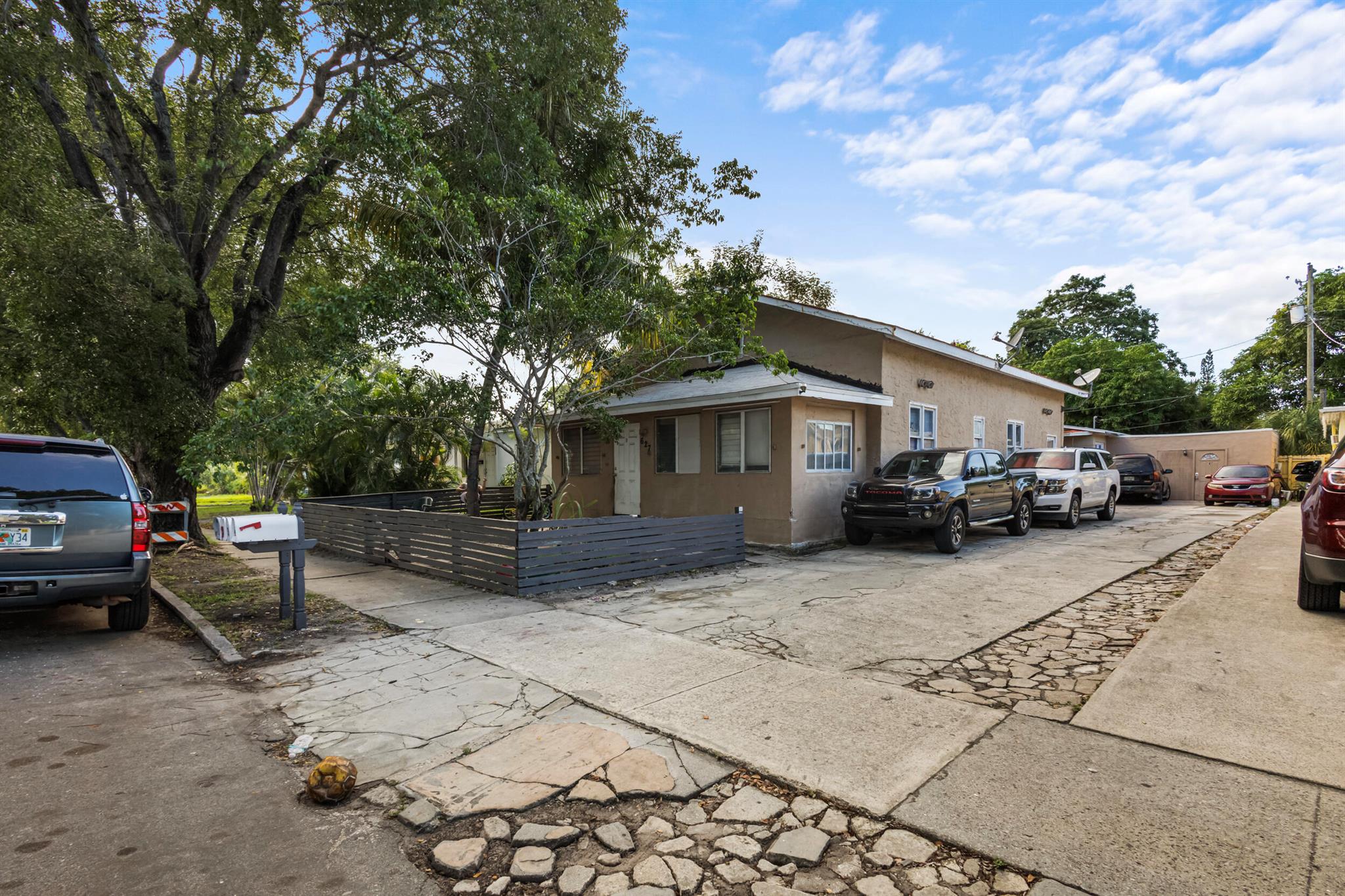 627 32nd Street