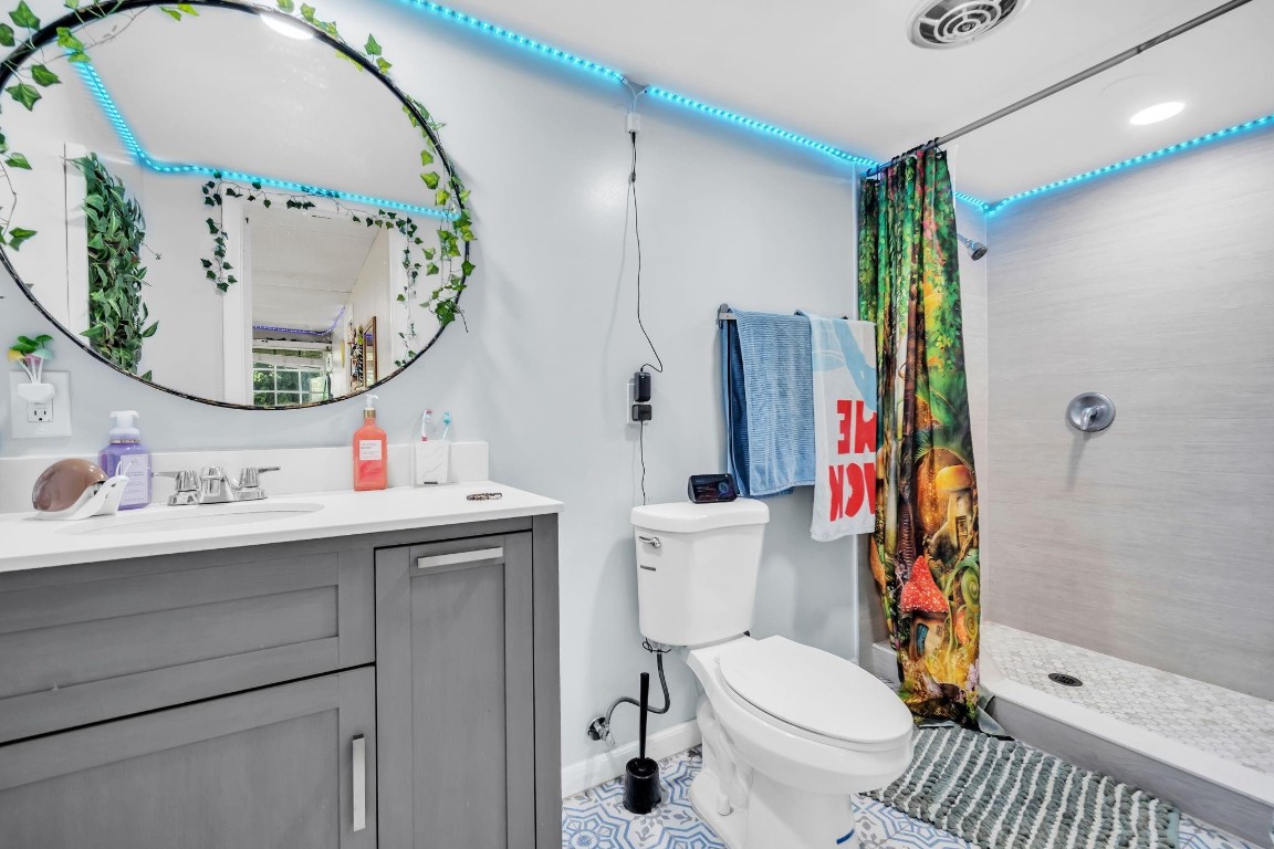 Hollywood Hills 6-22 B - Residential