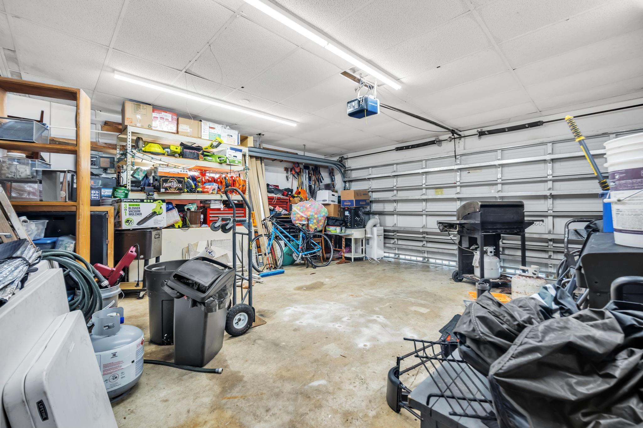 Hollywood Hills 6-22 B - Residential