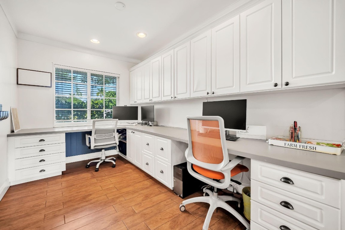 Hollywood Hills 6-22 B - Residential