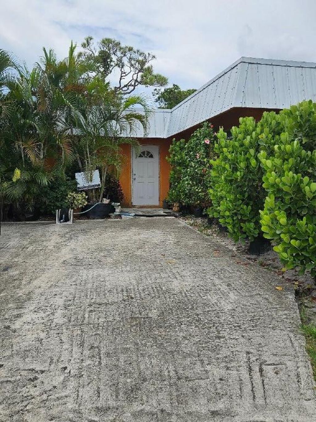 Photo of 3042 SE Clayton Street, Stuart, FL 34997 (MLS # R11016334)