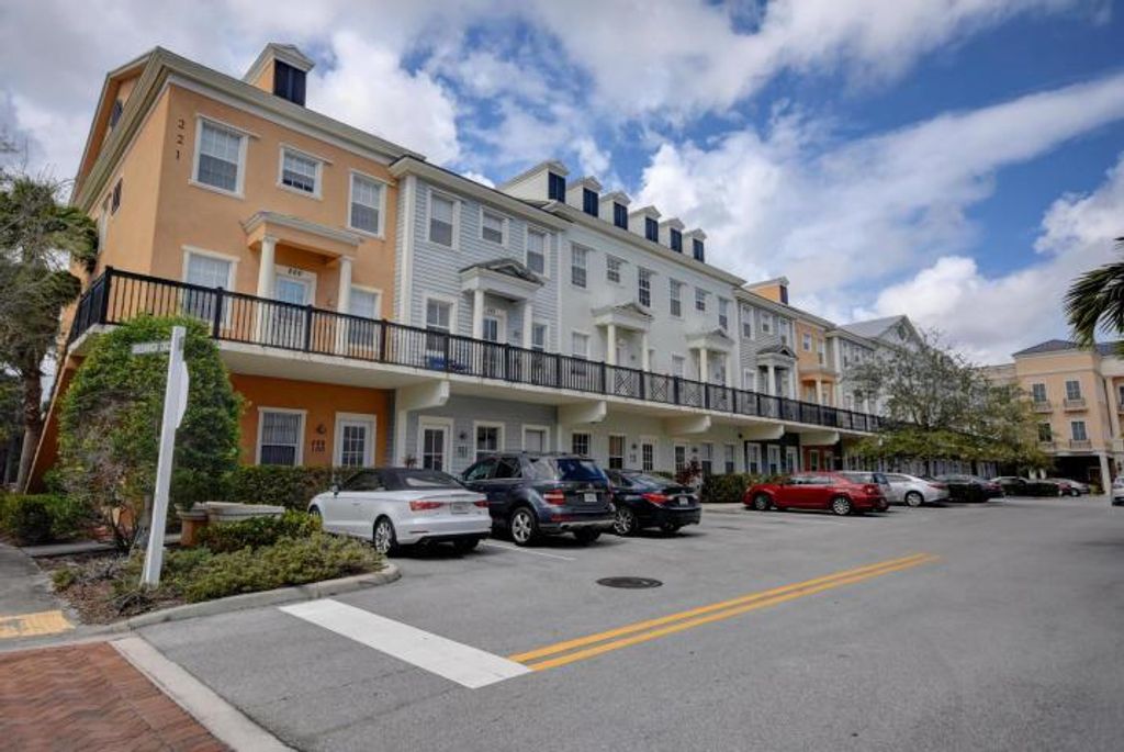 Photo of 221 Greenwich Circle #201, Jupiter, FL 33458 (MLS # R10756690)