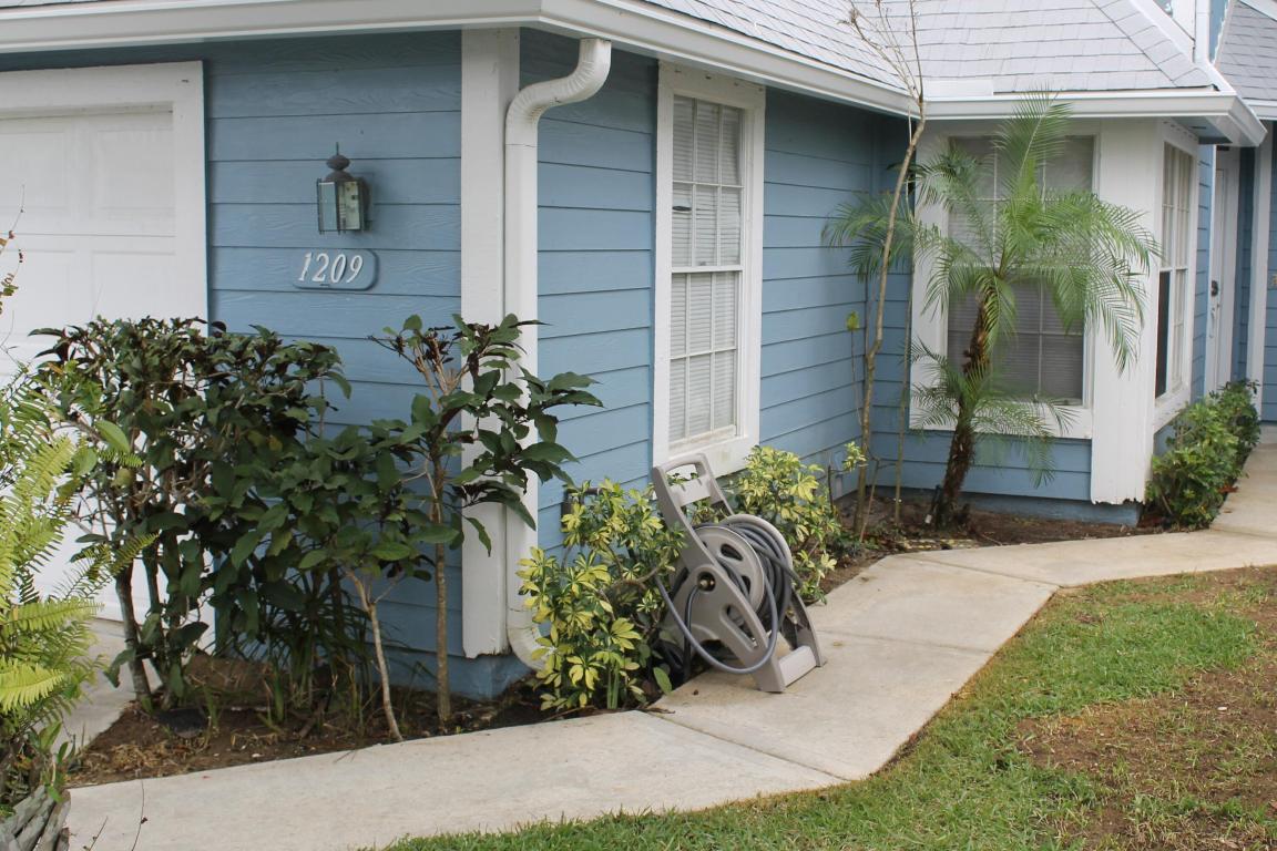 VILLAS OF OCEAN DUNES PL 4 - Residential Lease