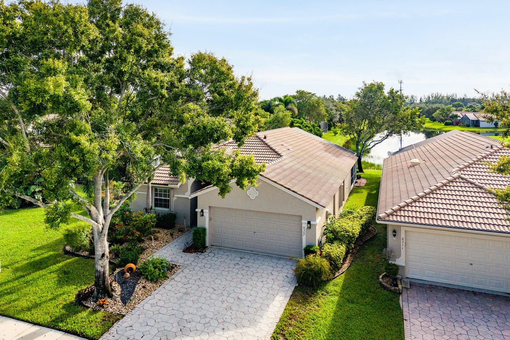 Photo of 8307 Duomo Circle, Boynton Beach, FL 33472 (MLS # R11127224)