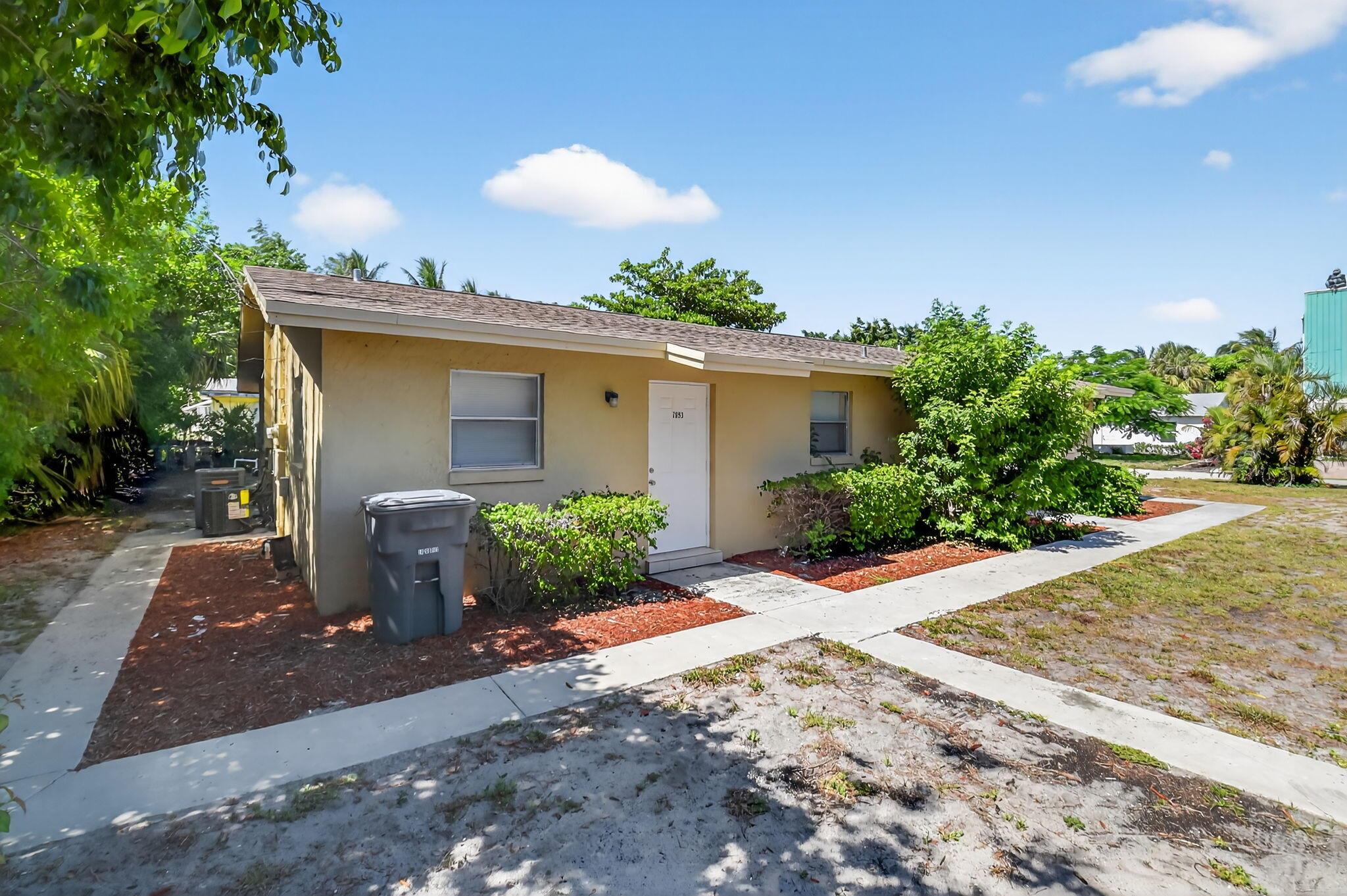 7891 Loomis Street 7891/7893, Lake Worth, FL, 33462/$499,000 3 7891 Loomis Street 7891/7893