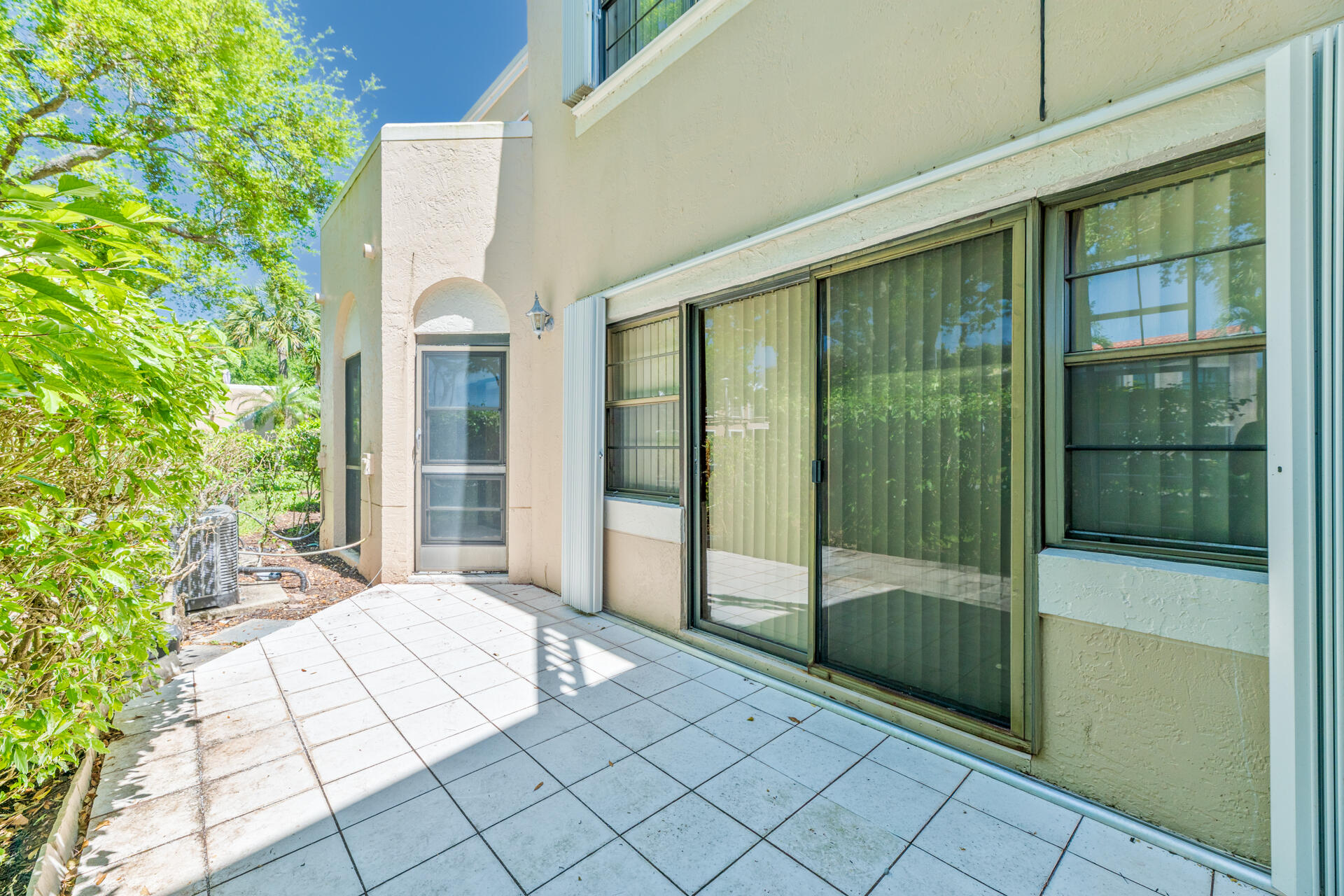 VILLA SONRISA CONDO - Residential