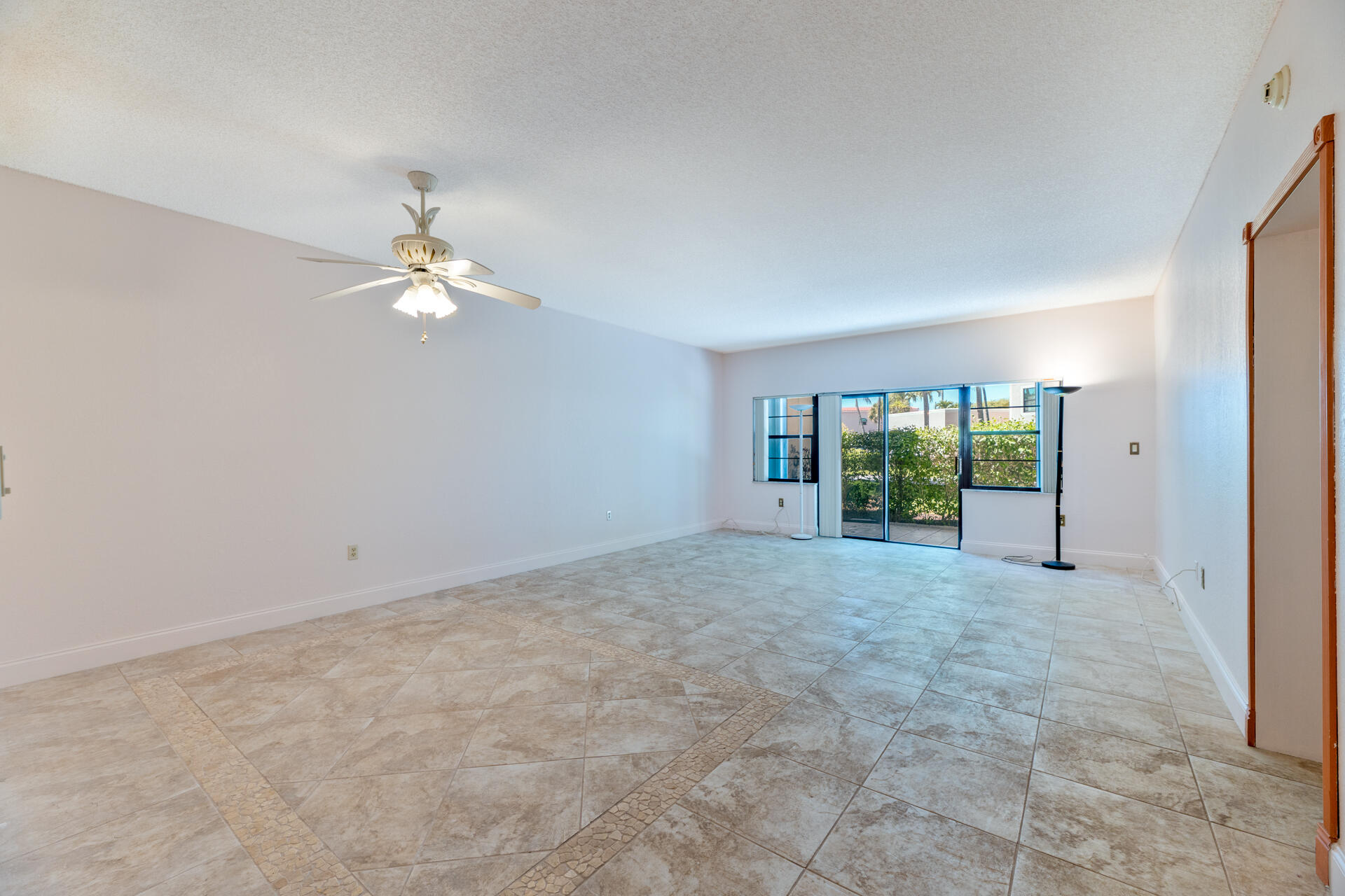 VILLA SONRISA CONDO - Residential