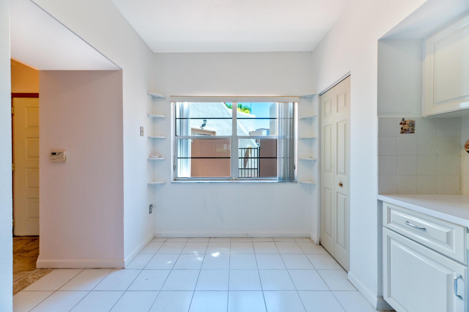 VILLA SONRISA CONDO - Residential