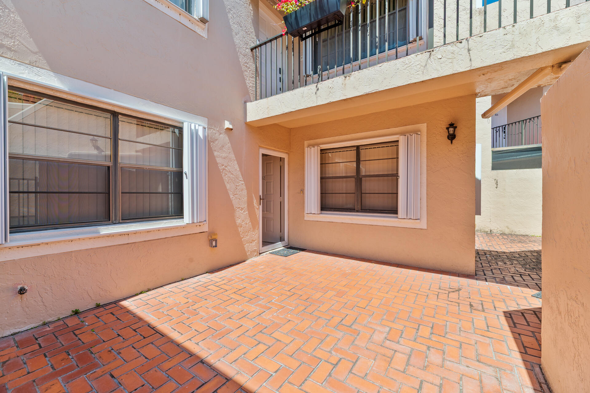 VILLA SONRISA CONDO - Residential