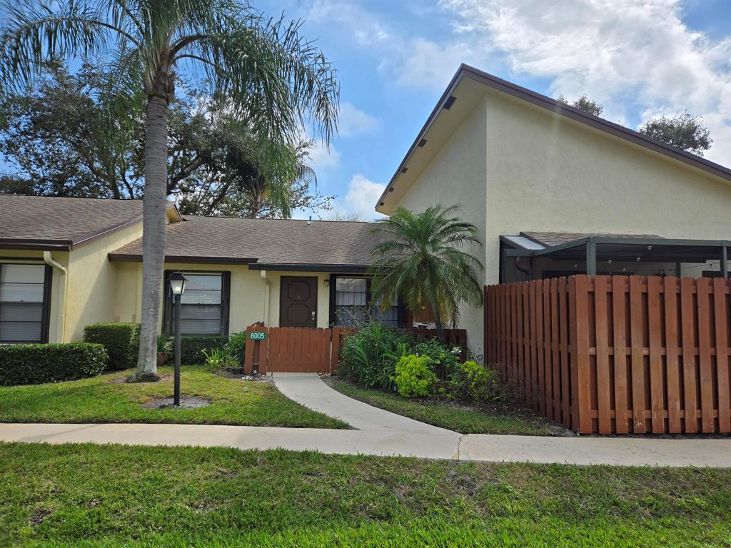 Photo of 8005 SE Villa Circle, Hobe Sound, FL 33455 (MLS # R11059361)