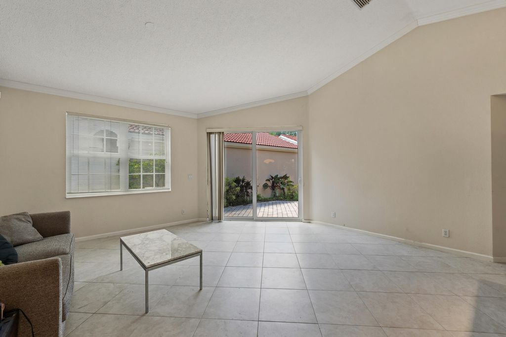 Photo of 15 Via Carrara, Palm Beach Gardens, FL 33418 (MLS # B26019001)
