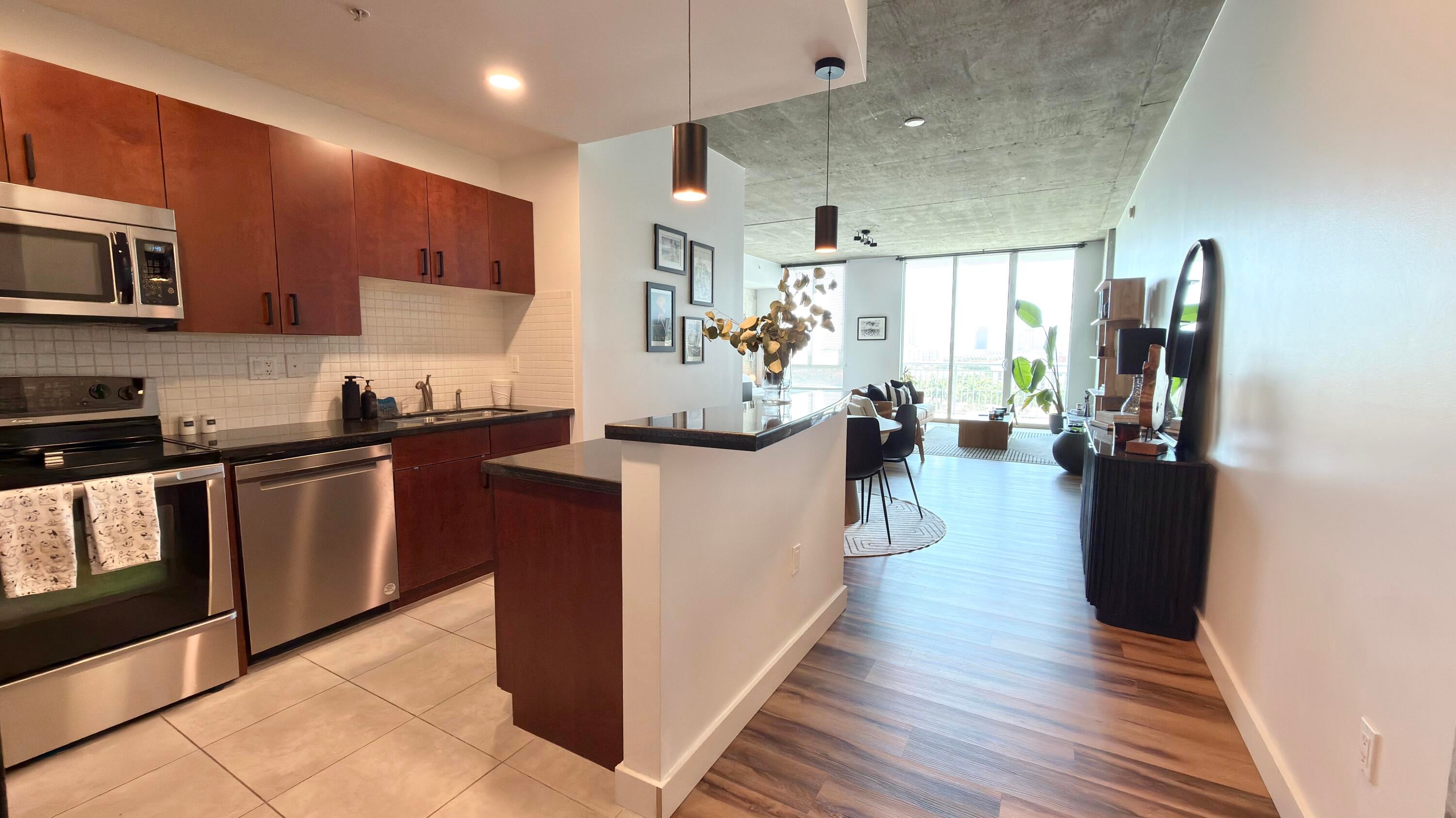 300 S Australian Avenue 703