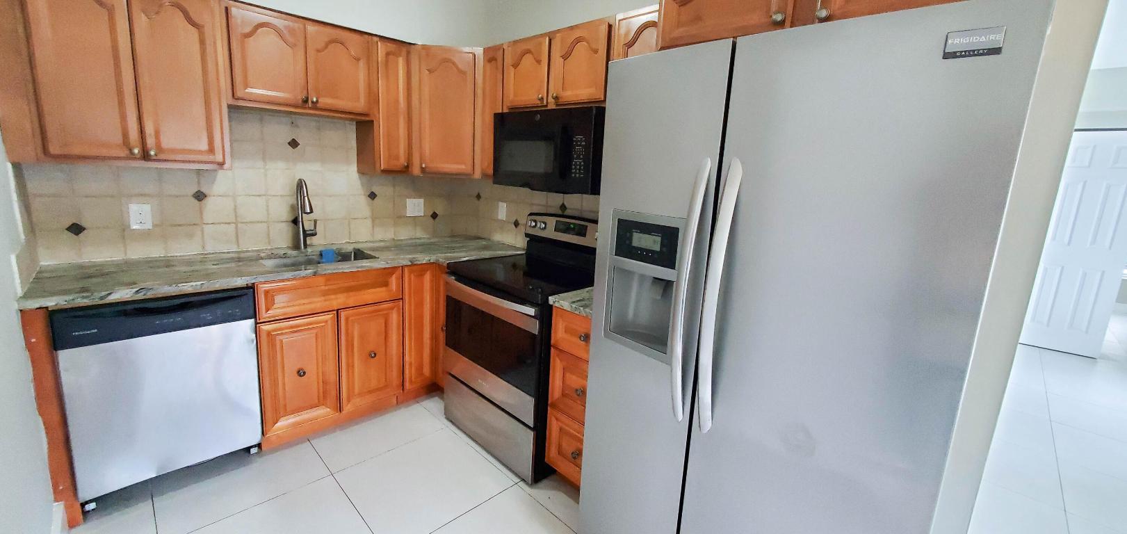 POMPANO BEACH HIGHLANDS 4TH SEC - Residential Lease