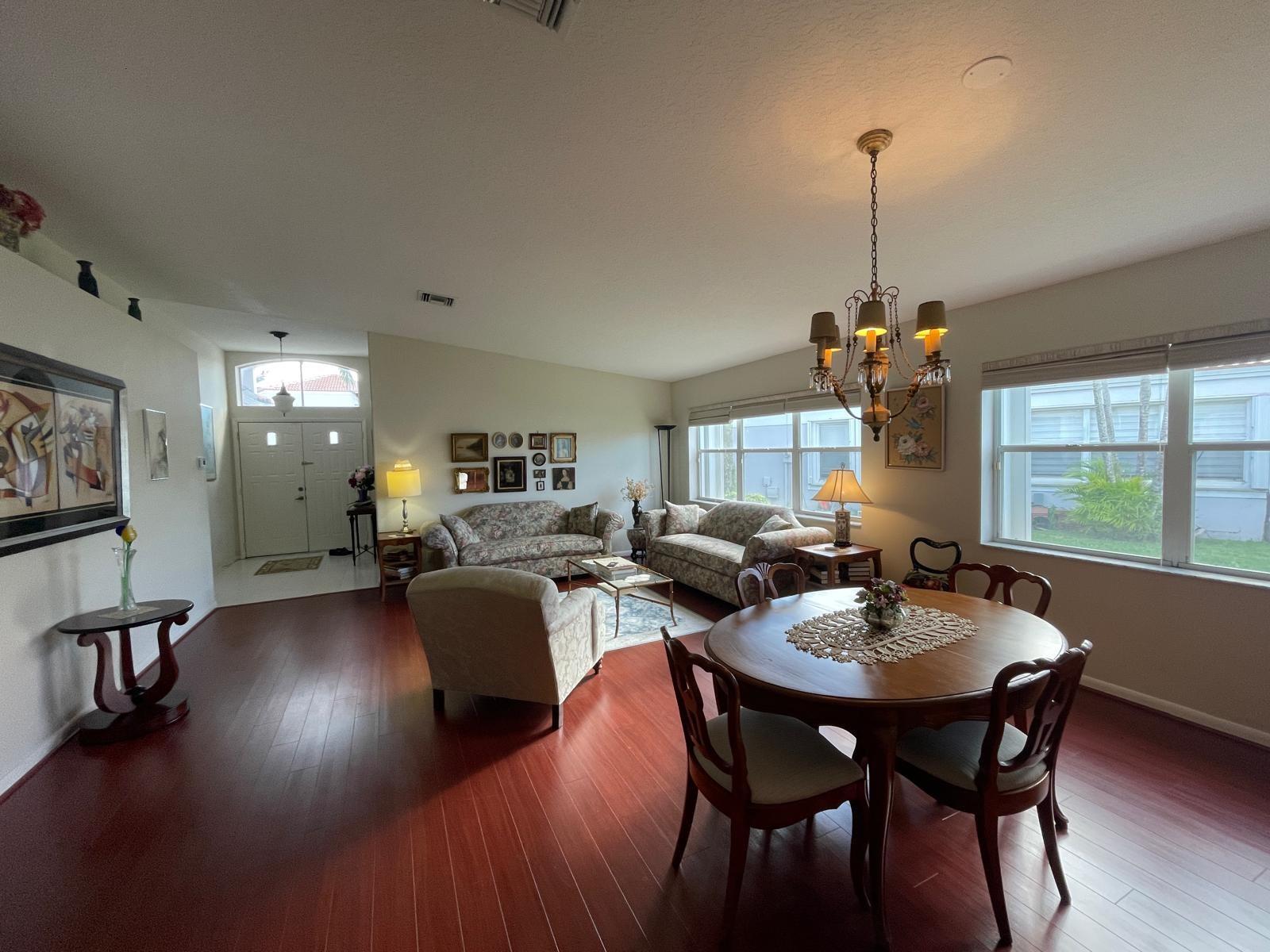 8045 Clear Shores Cir