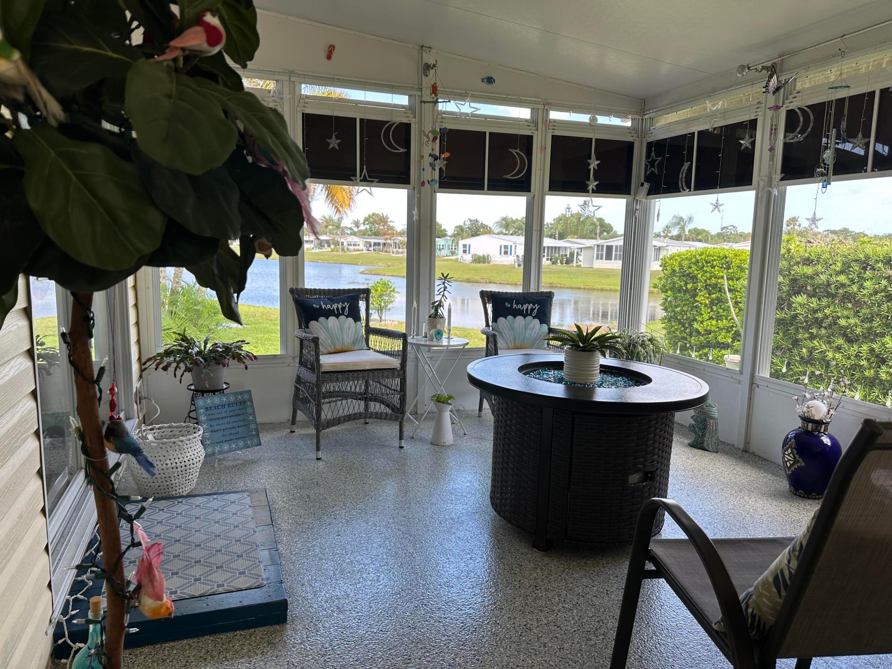 TROPICAL ISLES - Residential