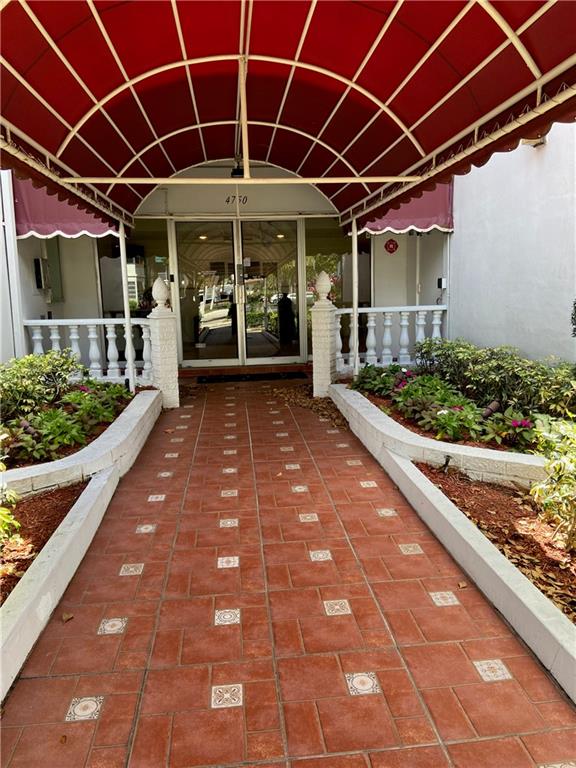 CASTLE APARTMENTS #11 - Residential