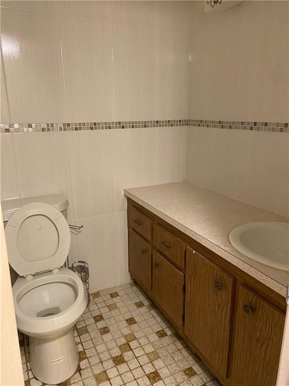 CASTLE APARTMENTS #11 - Residential