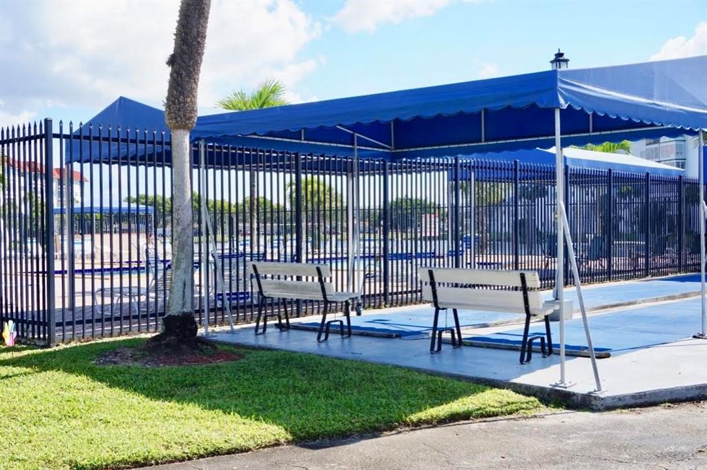 CASTLE APARTMENTS #11 - Residential