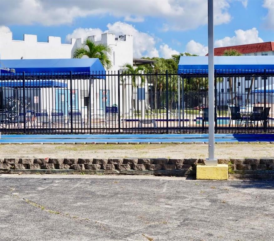 CASTLE APARTMENTS #11 - Residential