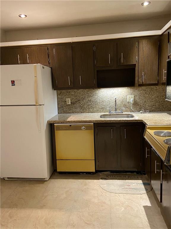 CASTLE APARTMENTS #11 - Residential