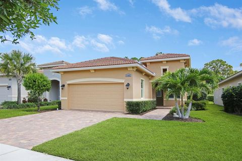 A home in Port Saint Lucie