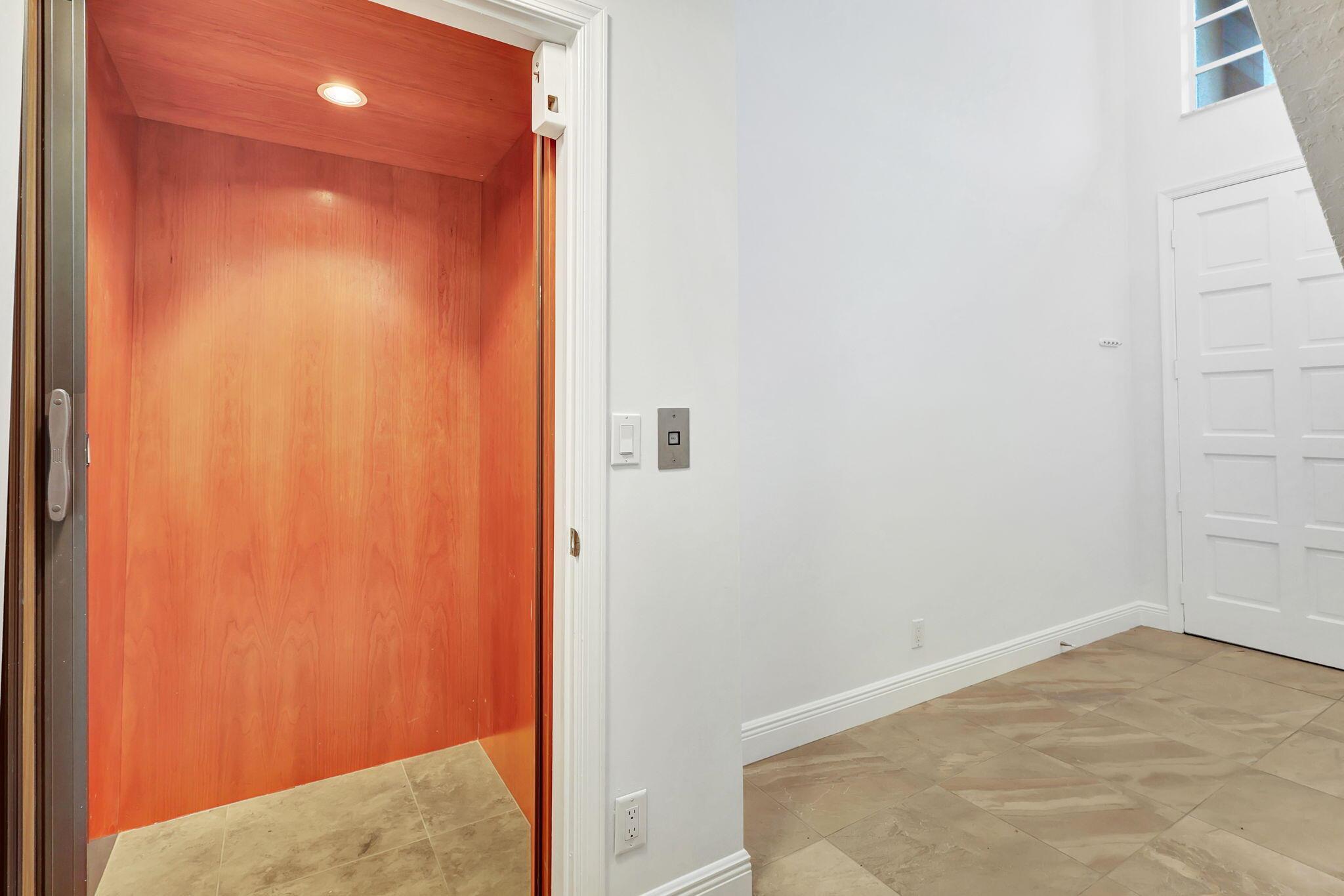 LEGENDS CONDO - Residential