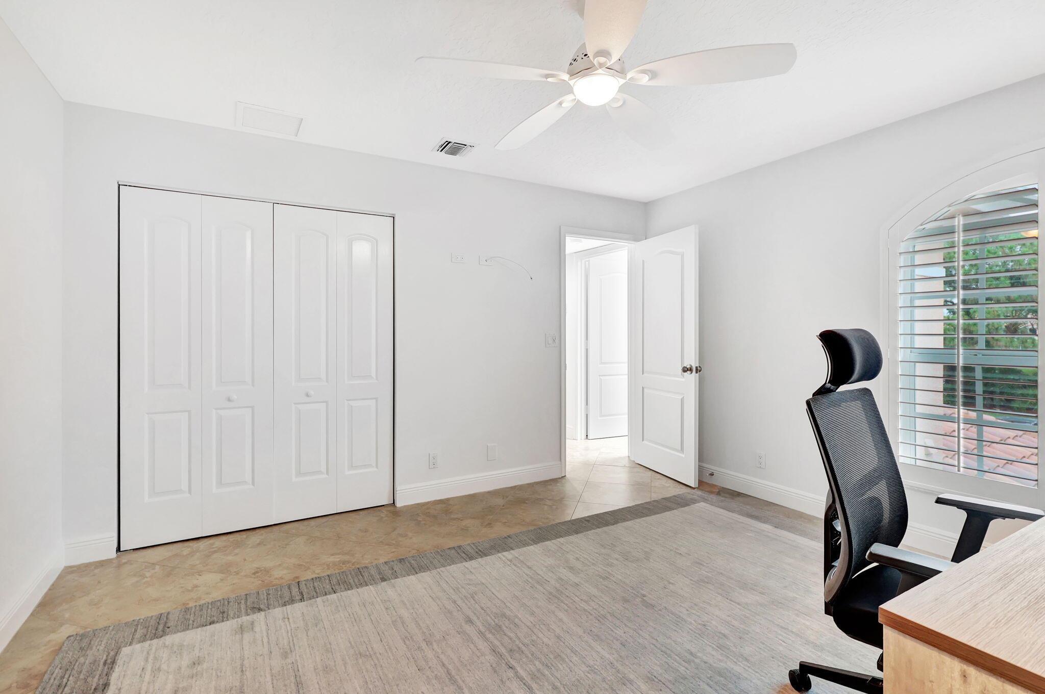 LEGENDS CONDO - Residential