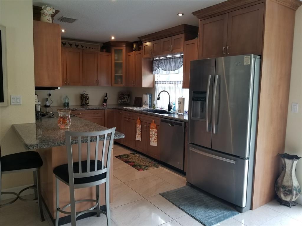 The Country III 85-38 B - Residential