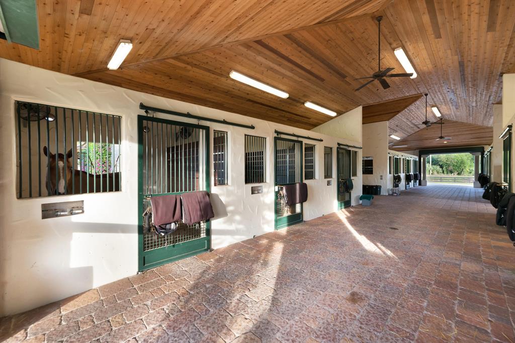 PALM BEACH POINT - Residential