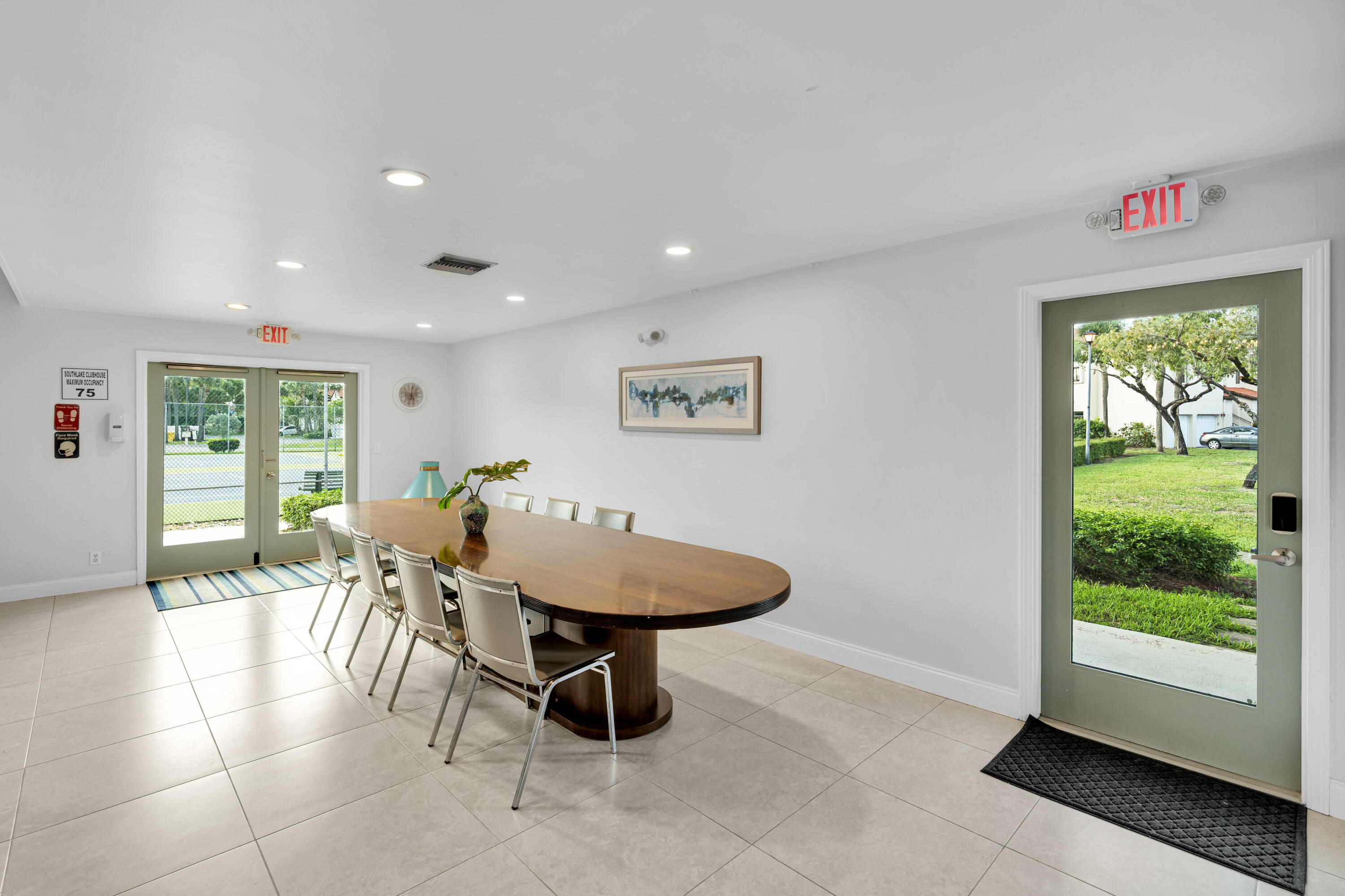 SOUTH LAKE CONDO - Residential