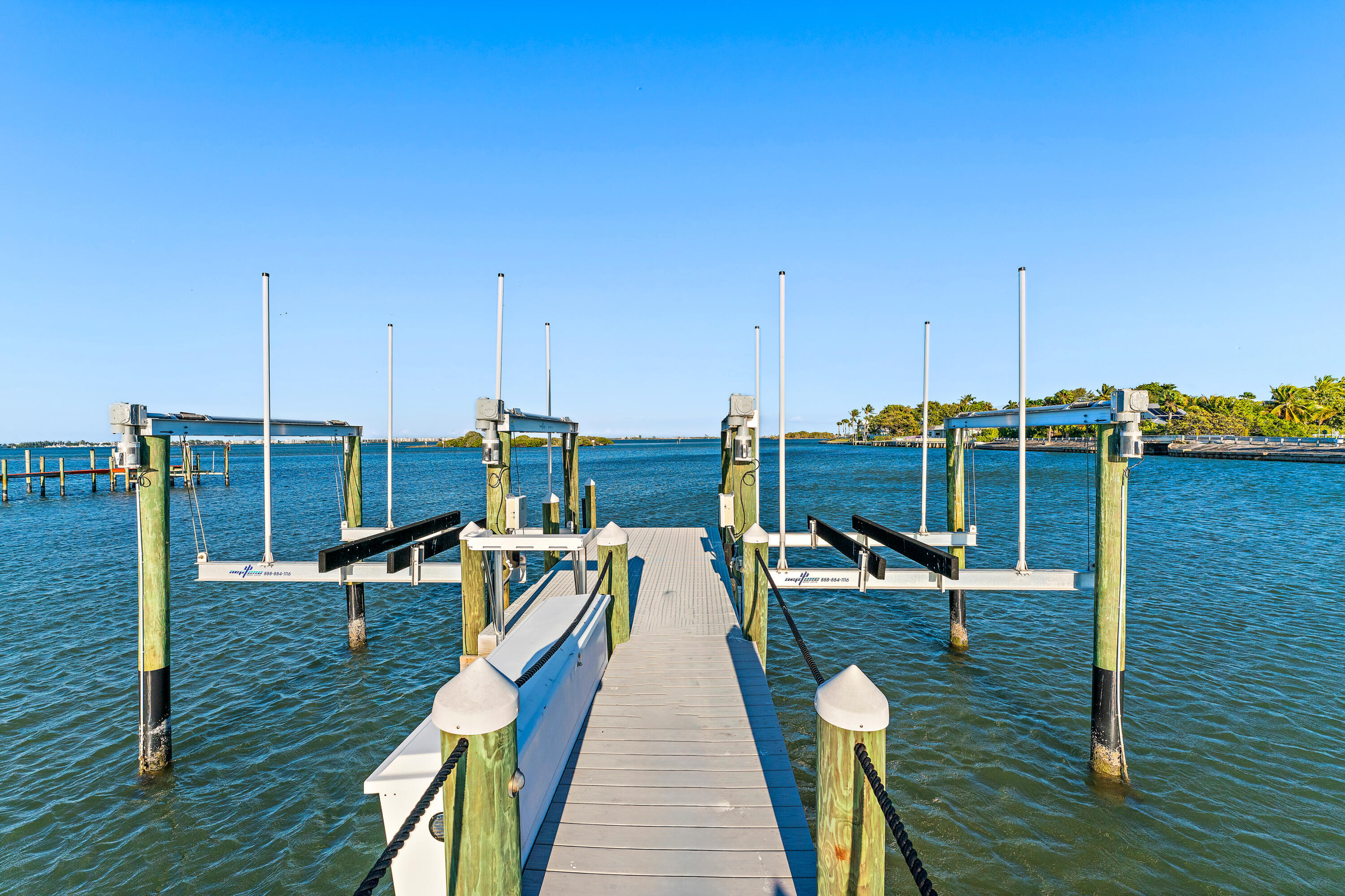 RIVERVIEW (SEWALL'S POINT) - Residential Lease