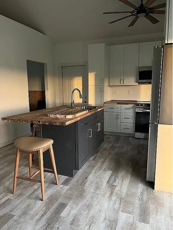 TEN SQUARE FARMS (A OF E) - Residential