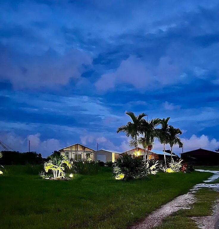 TEN SQUARE FARMS (A OF E) - Residential