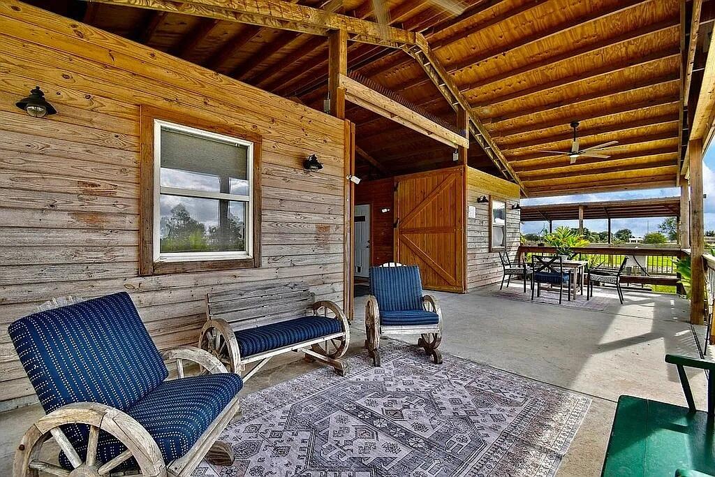 TEN SQUARE FARMS (A OF E) - Residential