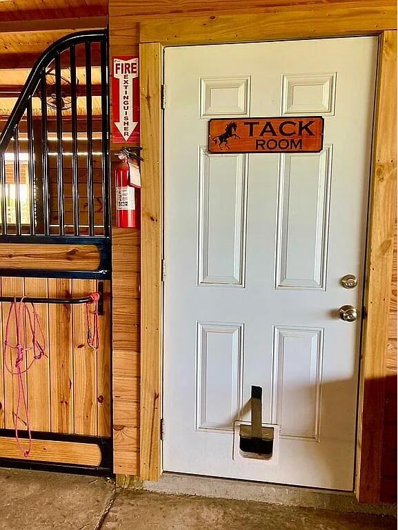 TEN SQUARE FARMS (A OF E) - Residential