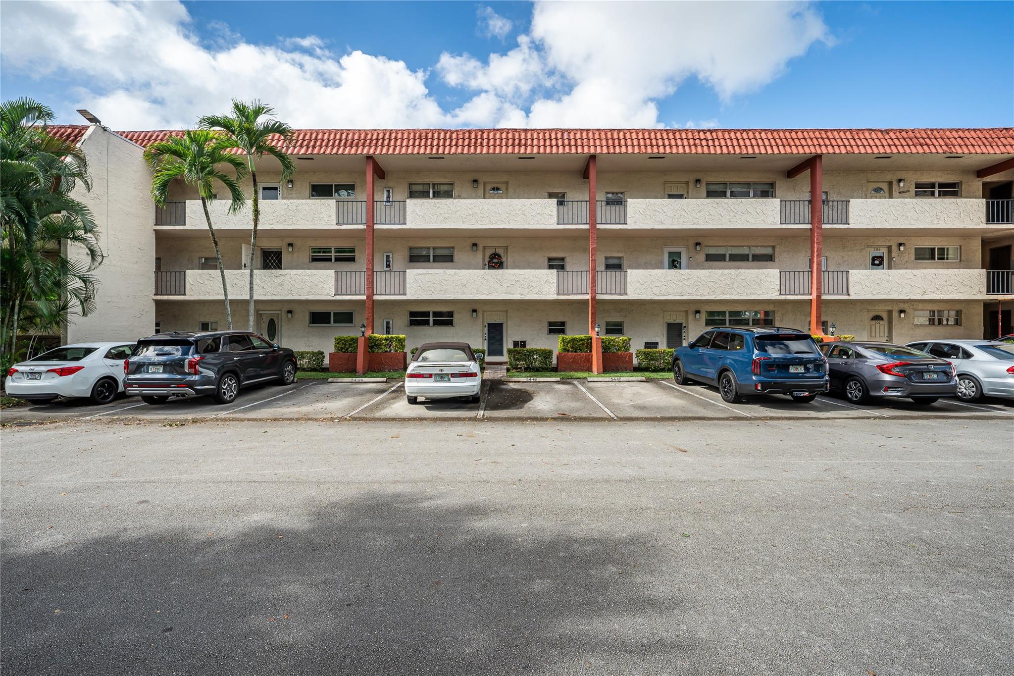 Hollybrook Golf & Tennis - Residential
