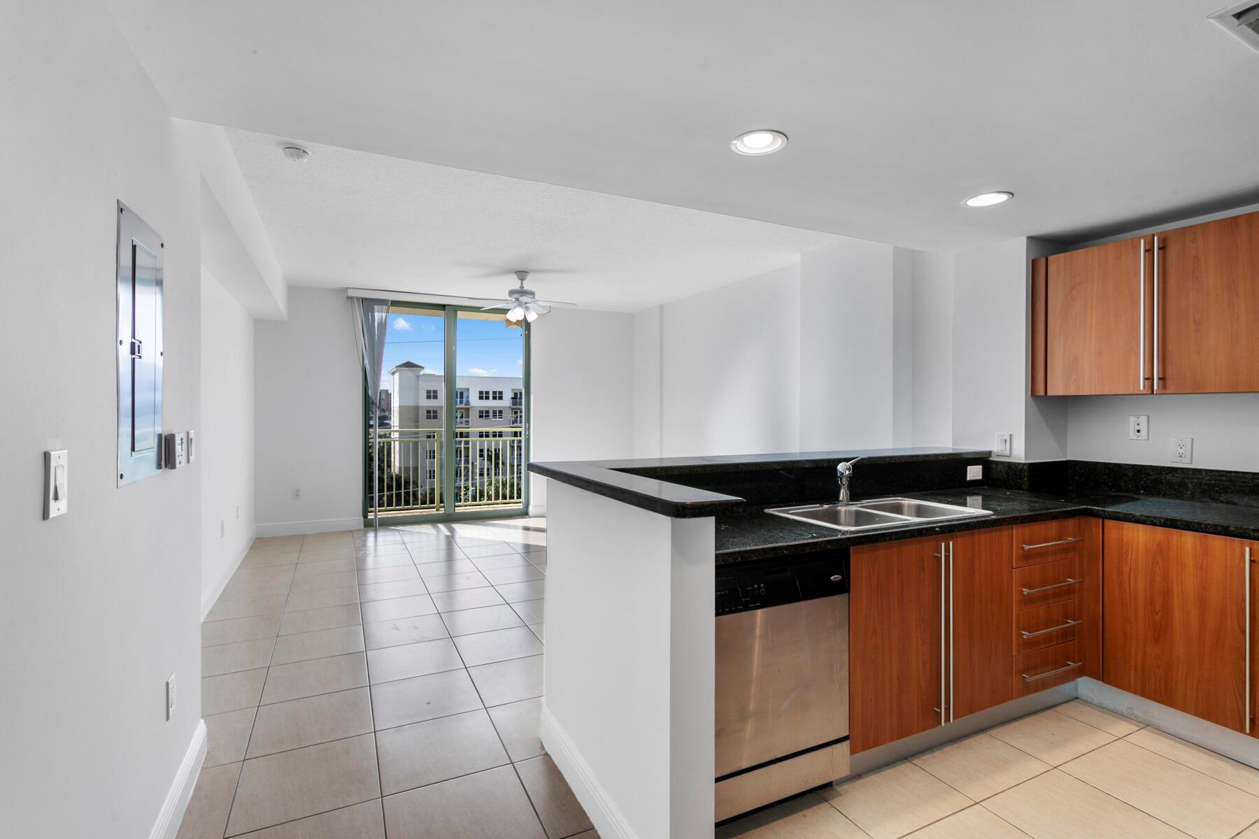 610 CLEMATIS CONDO - Residential Lease