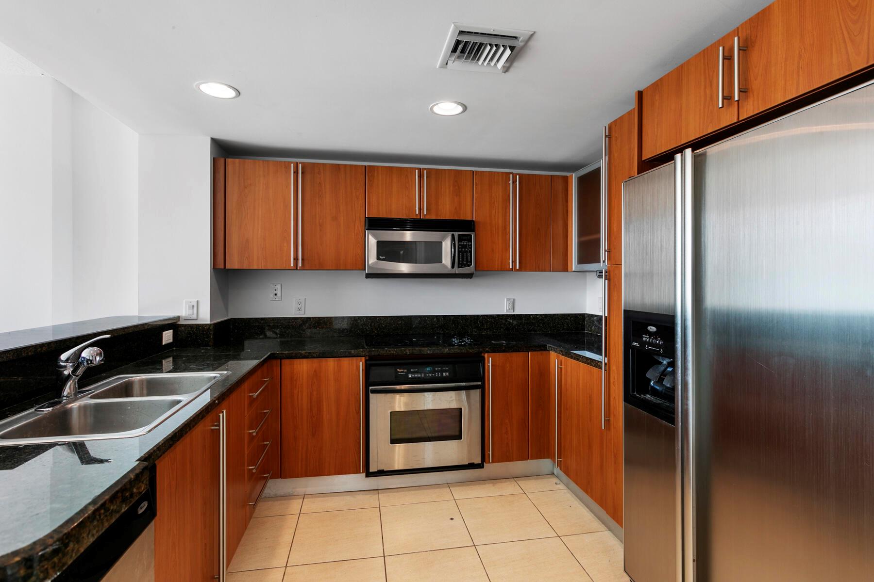 610 CLEMATIS CONDO - Residential Lease