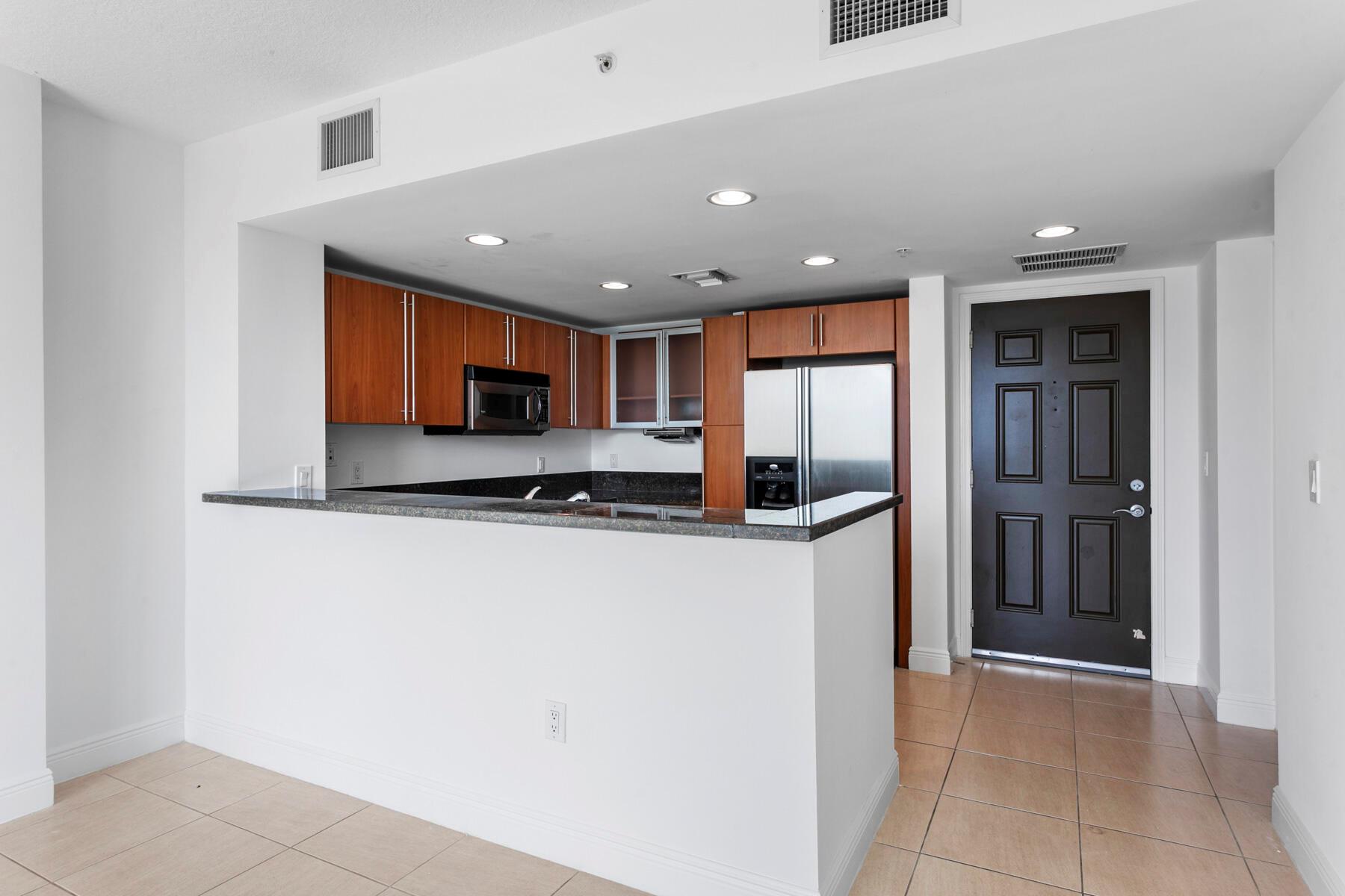 610 CLEMATIS CONDO - Residential Lease