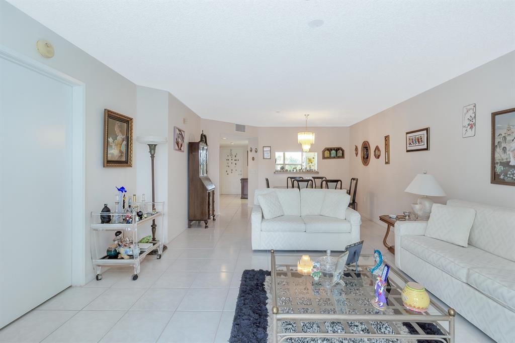 Cute 2/2 on the 4th floor. VERY clean and pretty unit that has had only 1 owner for the past 25 years. Seller is very motivated! Gated community, community pool, fantastic security! In the lovely town of Pembroke Pines. Bring all offers!*PLEASE NOTE, ELEVATOR IS CURRENTLY DOWN AND SHOULD BE UP AND RUNNING IN MAX 2 WEEKS*