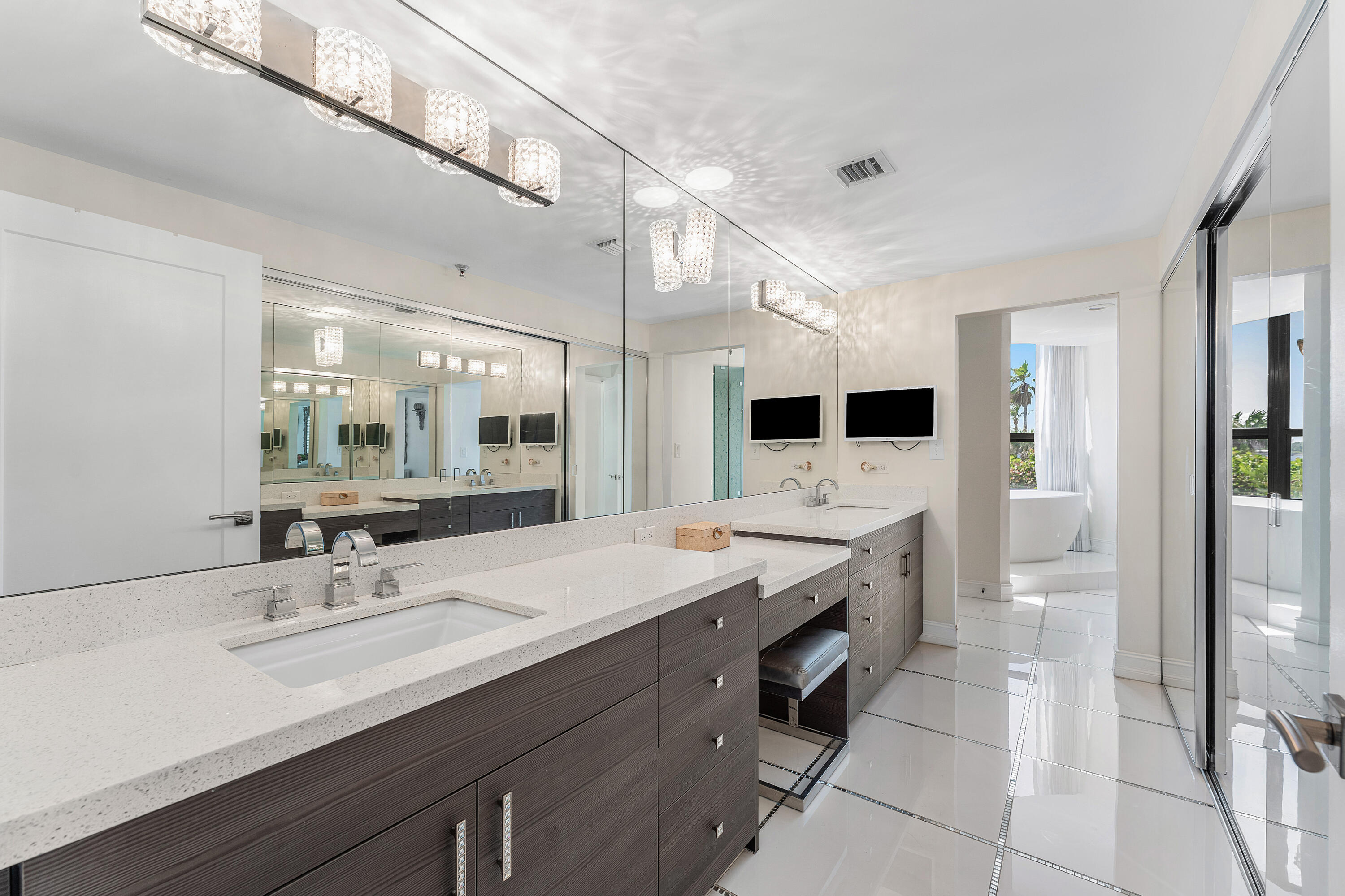 THIRTY ONE TWENTY CONDO - Residential